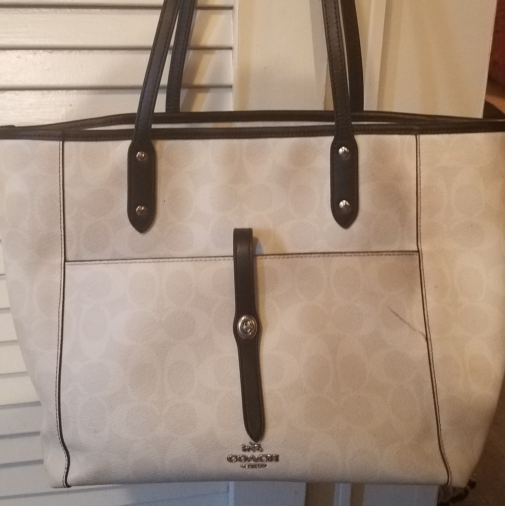 Just have to many purses ..